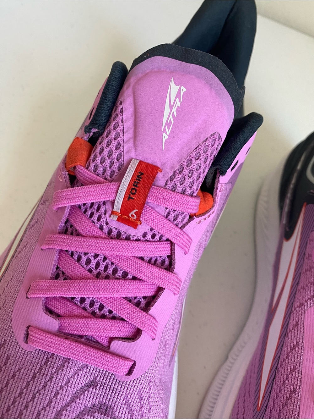 Altra Toronto 6 Road Running Shoes Pink/Purple Size 9 Like new - Picture 5 of 9